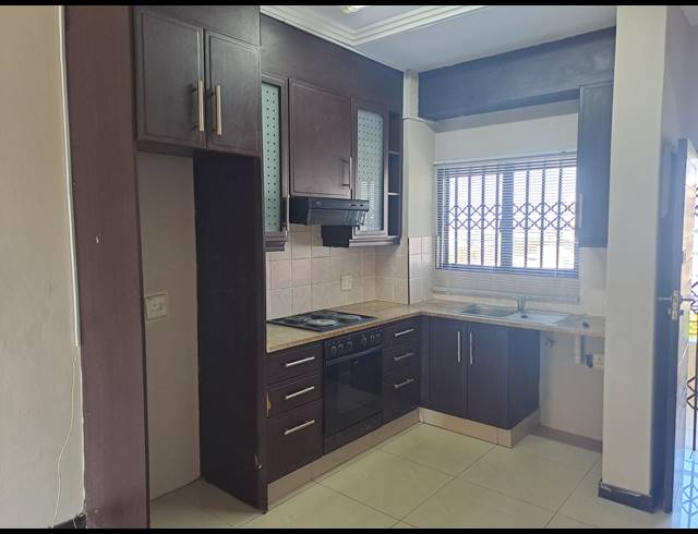 1 BEDROOM APARTMENT FOR SALE IN UMHLANGA RIDGE